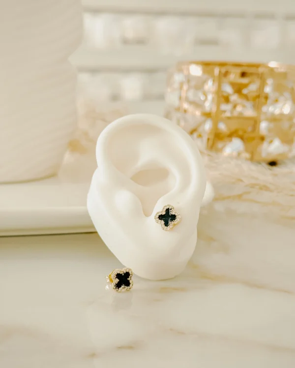 0096f0ded25ff2a17dd0b940a6c07f71_photo.webp Top Clover Lux