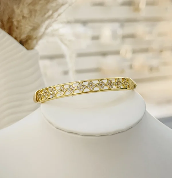 12e8ec5943380311b86e1939ae964c4b_photo-1.webp Pulso Top Clover