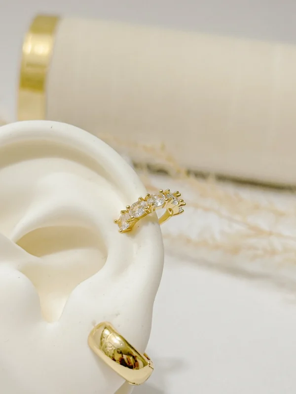 d3bab93257f6fc511cf08c1b8349ecbb_photo-1.webp Natali Earcuff