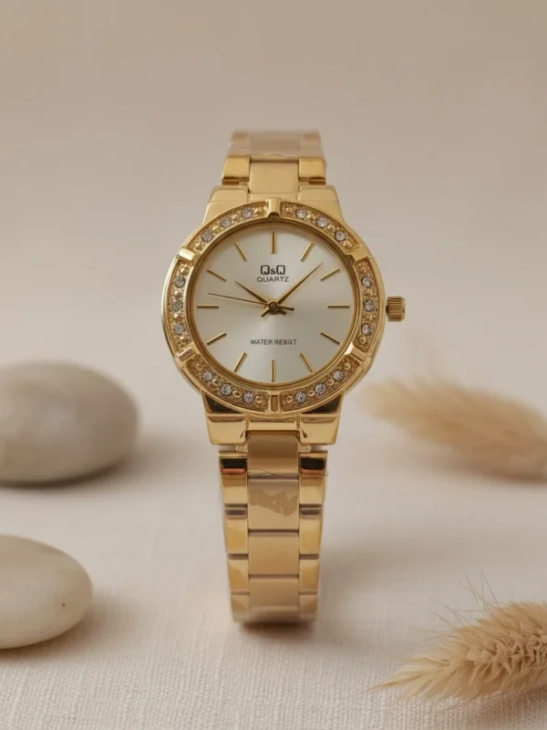 1000098821_optimized Q&Q Golden Champagne