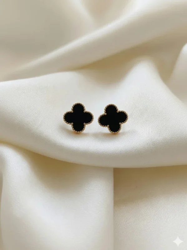 1000138158_optimized Topo Clover Black