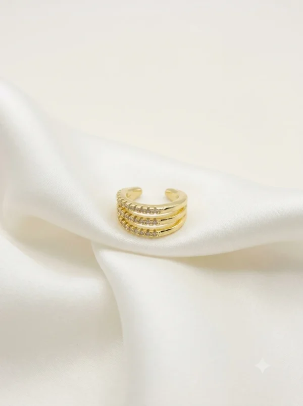 Serena Earcuff