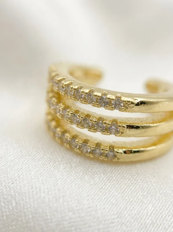 Serena Earcuff